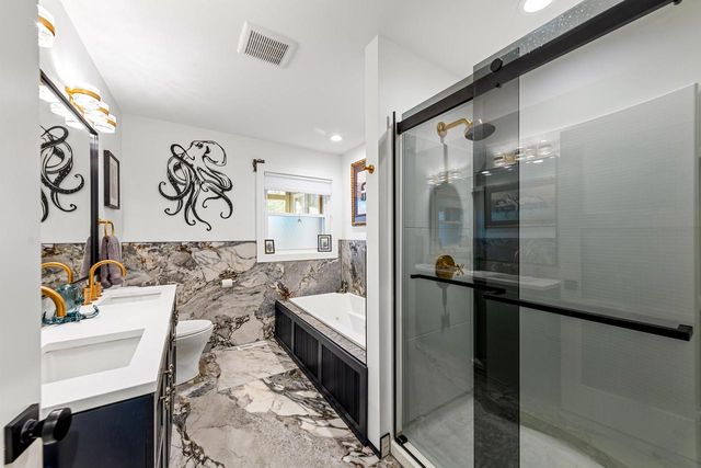 11720 N Austin AVENUE, Mequon, WI 53092