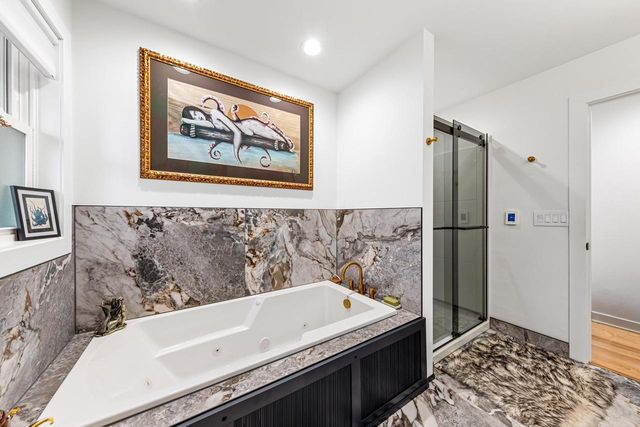 11720 N Austin AVENUE, Mequon, WI 53092