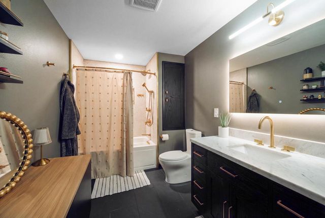 11720 N Austin AVENUE, Mequon, WI 53092