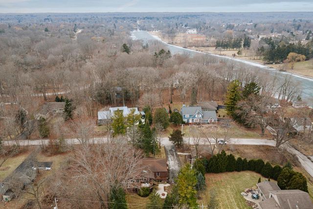 11720 N Austin AVENUE, Mequon, WI 53092