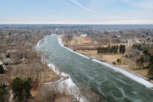 11720 N Austin AVENUE, Mequon, WI 53092