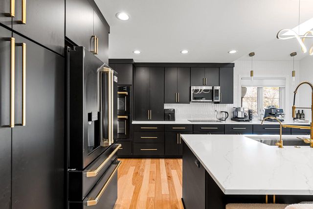 11720 N Austin AVENUE, Mequon, WI 53092