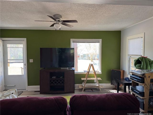 949 Chester Circle, Fayetteville, NC 28303