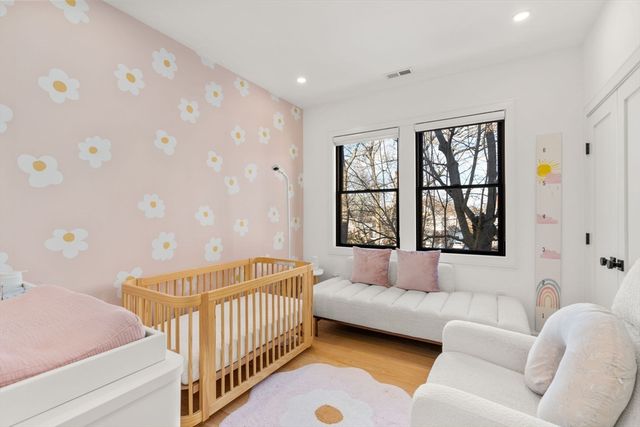 1919 Commonwealth Ave. 1919, Newton, MA 02466