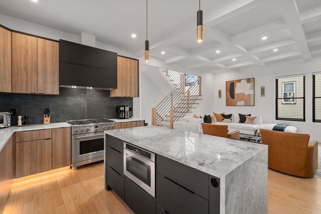 1919 Commonwealth Ave. 1919, Newton, MA 02466