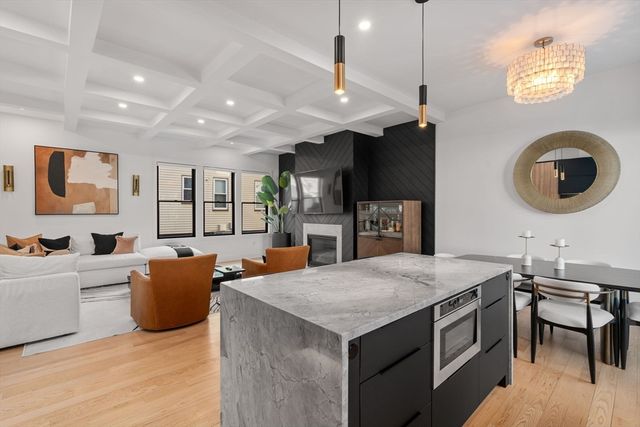 1919 Commonwealth Ave. 1919, Newton, MA 02466