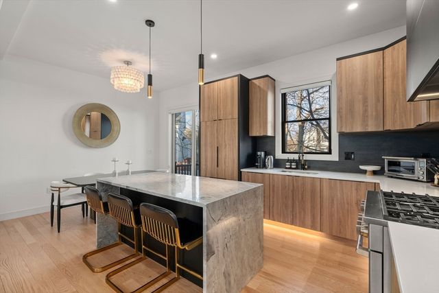 1919 Commonwealth Ave. 1919, Newton, MA 02466