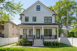 1919 Commonwealth Ave. 1919, Newton, MA 02466