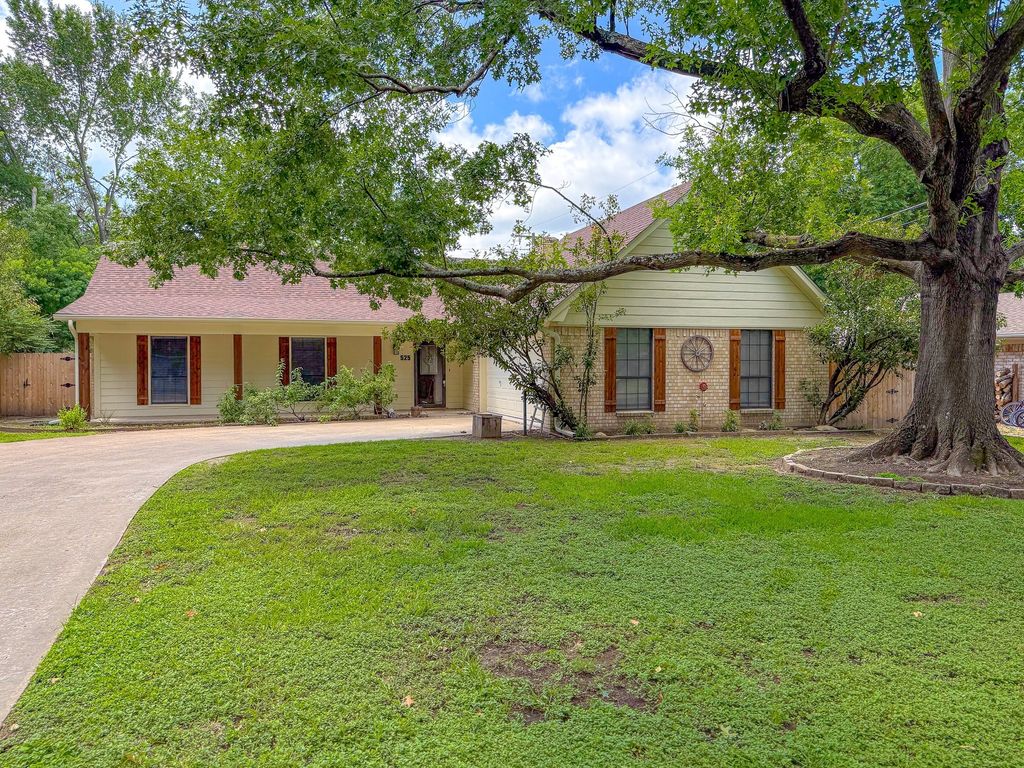 525 Oxford Street, Corsicana, TX 75110