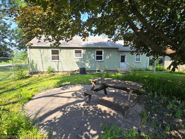 1020 Evergreen Lane N, Plymouth, MN 55441