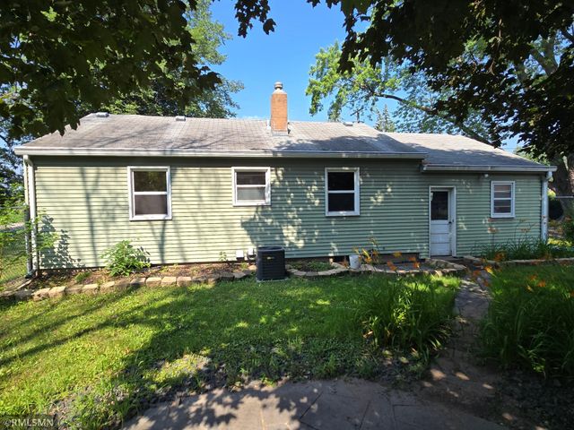 1020 Evergreen Lane N, Plymouth, MN 55441