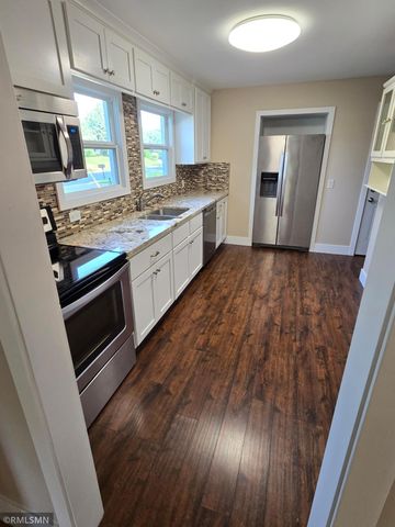 1020 Evergreen Lane N, Plymouth, MN 55441
