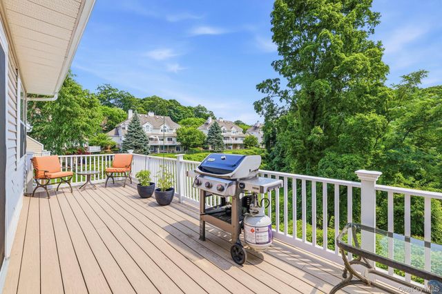 15 Winding Ridge Road, White Plains, NY 10603