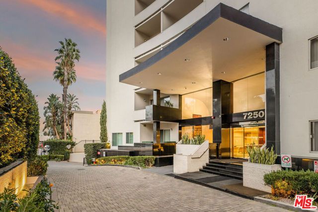 7250 Franklin Avenue 1204, Los Angeles, CA 90046