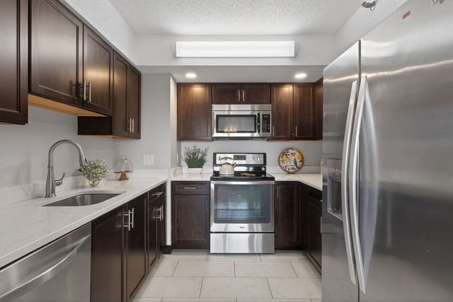 1731 Beacon St 1210, Brookline, MA 02445