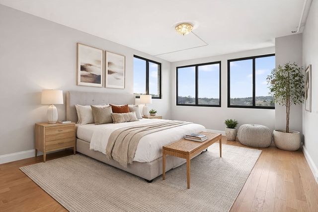 1731 Beacon St 1210, Brookline, MA 02445