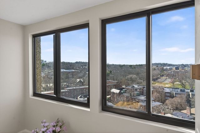 1731 Beacon St 1210, Brookline, MA 02445