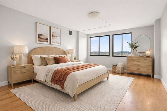 1731 Beacon St 1210, Brookline, MA 02445