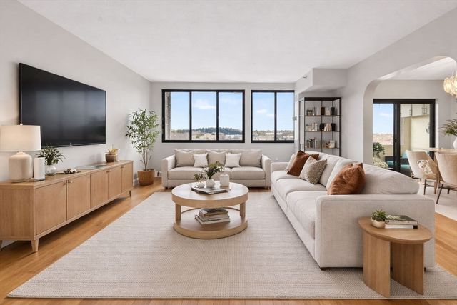 1731 Beacon St 1210, Brookline, MA 02445