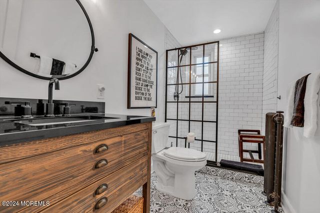 500 Deal Lake Drive 2F, Asbury Park, NJ 07712