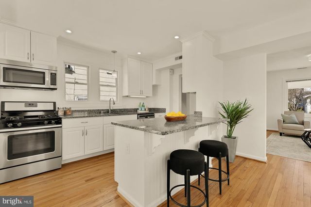 2425 PERRY ST NE, Washington, DC 20018