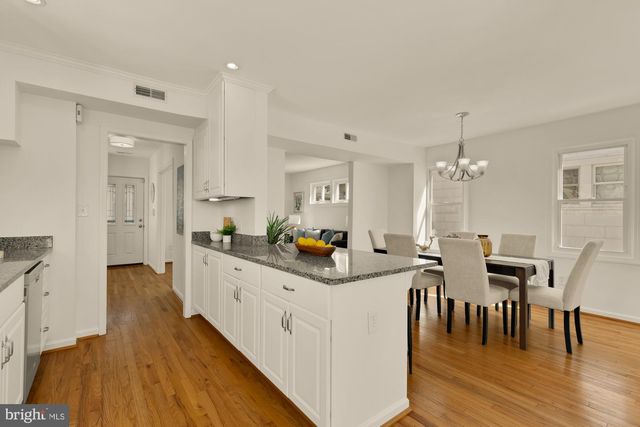 2425 PERRY ST NE, Washington, DC 20018