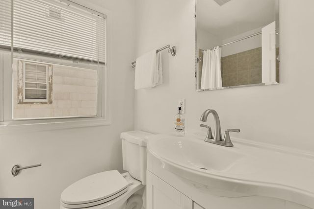 2425 PERRY ST NE, Washington, DC 20018