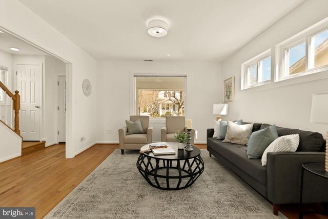 2425 PERRY ST NE, Washington, DC 20018