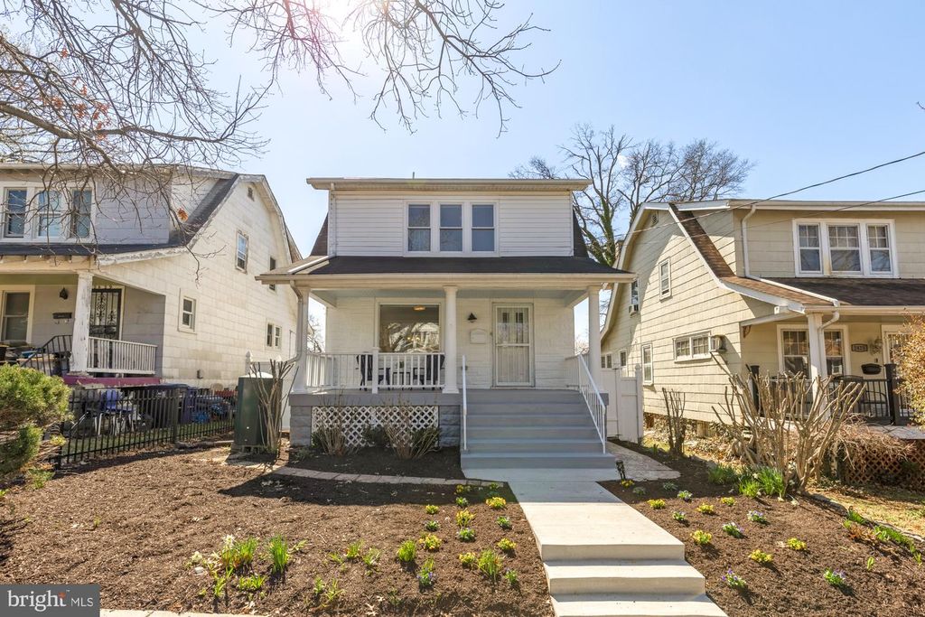 2425 PERRY ST NE, Washington, DC 20018