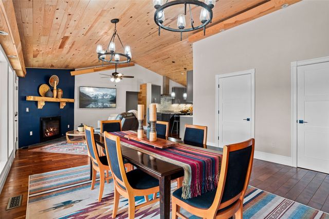 1661 Cerro Gordo E, Santa Fe, NM 87501