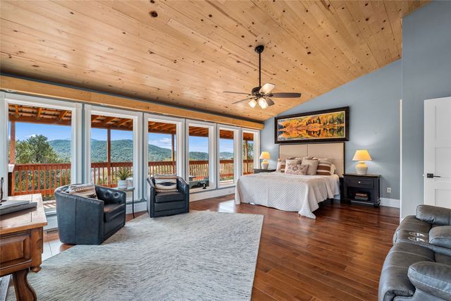 1661 Cerro Gordo E, Santa Fe, NM 87501