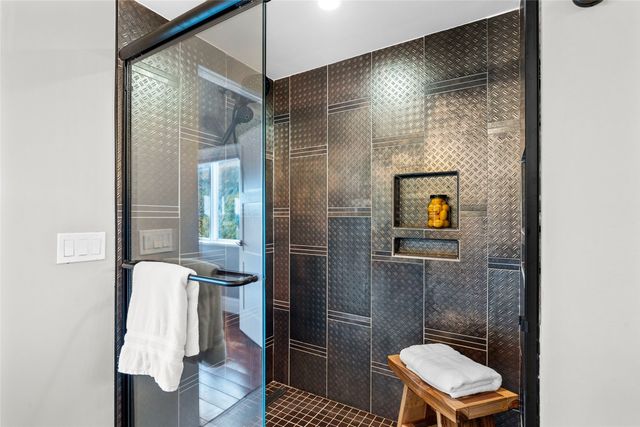 1661 Cerro Gordo E, Santa Fe, NM 87501