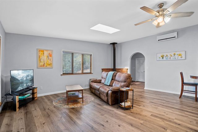 1661 Cerro Gordo E, Santa Fe, NM 87501