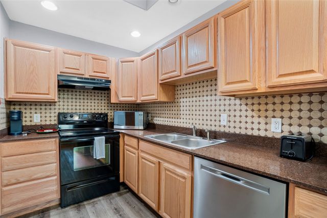 1661 Cerro Gordo E, Santa Fe, NM 87501