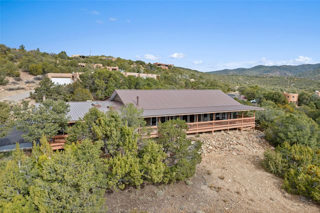 1661 Cerro Gordo E, Santa Fe, NM 87501