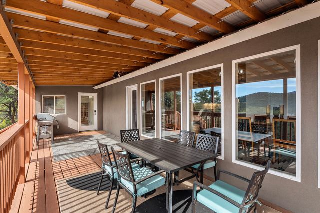 1661 Cerro Gordo E, Santa Fe, NM 87501