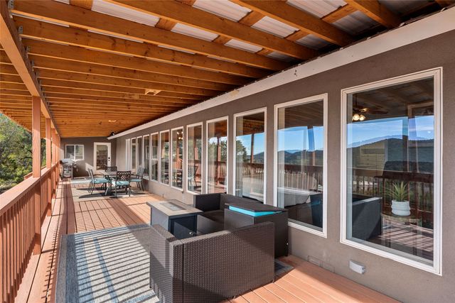 1661 Cerro Gordo E, Santa Fe, NM 87501