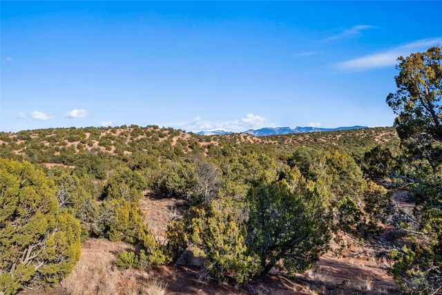 1661 Cerro Gordo E, Santa Fe, NM 87501