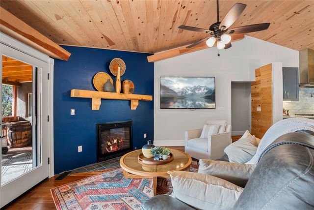 1661 Cerro Gordo E, Santa Fe, NM 87501