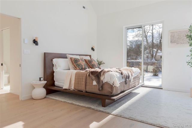 3 Schoolhouse Road, Saugerties, NY 12477