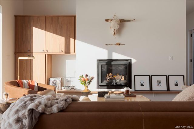 3 Schoolhouse Road, Saugerties, NY 12477