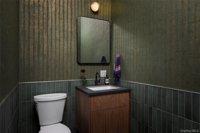 3 Schoolhouse Road, Saugerties, NY 12477