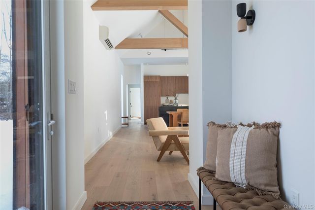 3 Schoolhouse Road, Saugerties, NY 12477