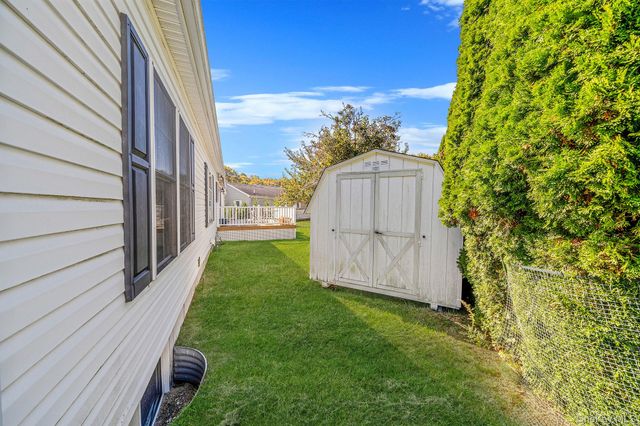 1407 Middle Road 258, Calverton, NY 11933