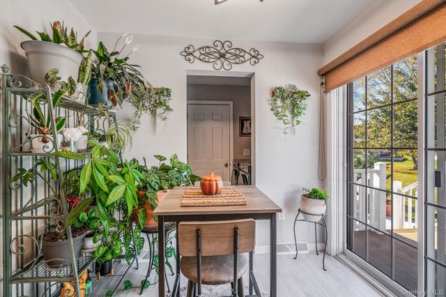 1407 Middle Road 258, Calverton, NY 11933