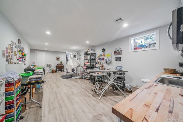 1407 Middle Road 258, Calverton, NY 11933