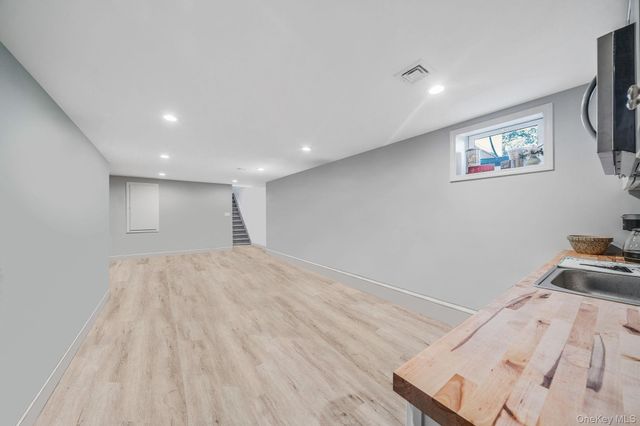 1407 Middle Road 258, Calverton, NY 11933