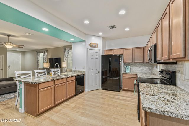 7572 W QUAIL TRACK Drive, Peoria, AZ 85383