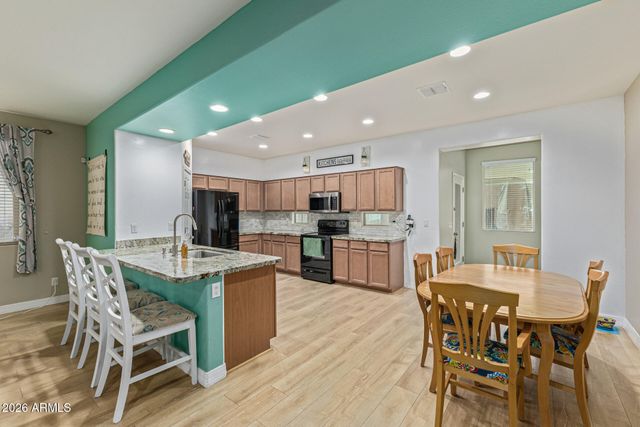 7572 W QUAIL TRACK Drive, Peoria, AZ 85383