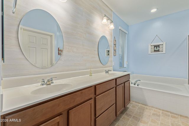 7572 W QUAIL TRACK Drive, Peoria, AZ 85383